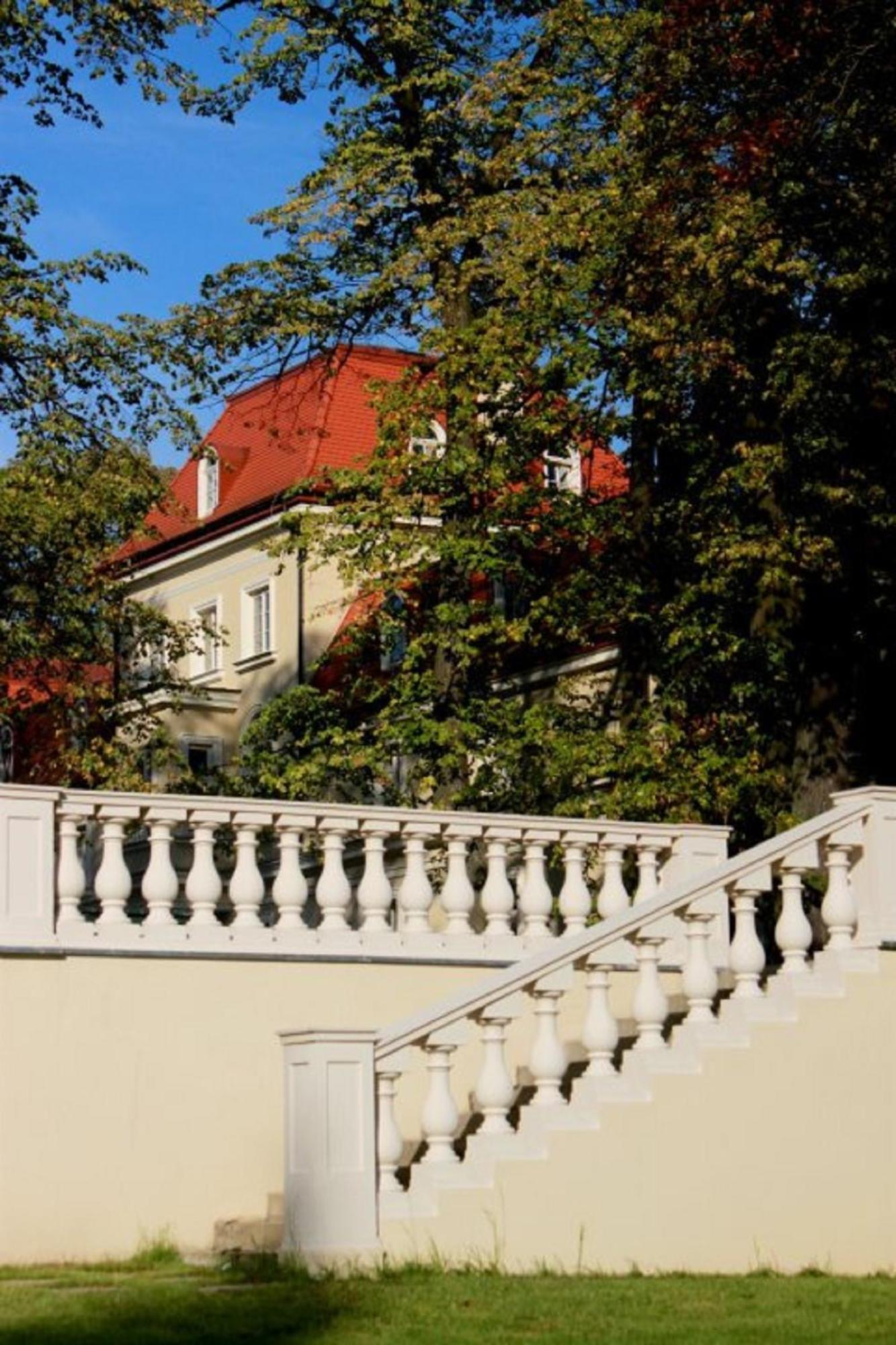 Dwor Sierakow Hotel Exterior foto