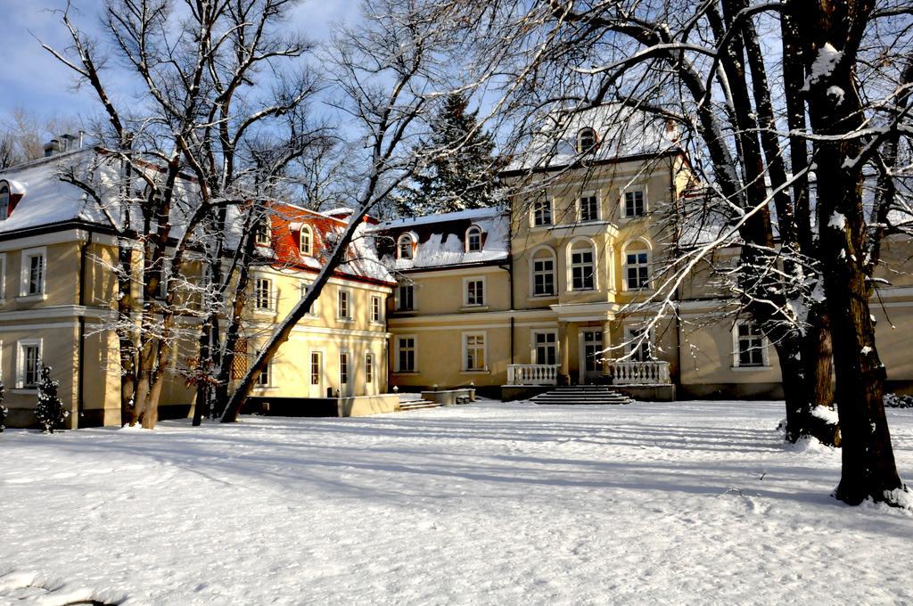 Dwor Sierakow Hotel Exterior foto